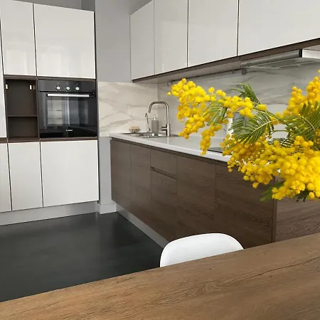 Bright 1 Bedroom