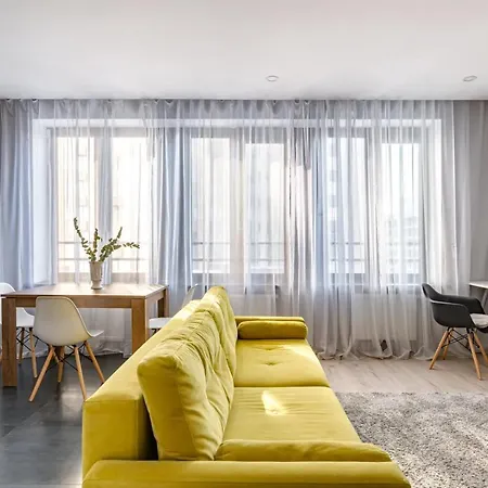 Bright 1 Bedroom
